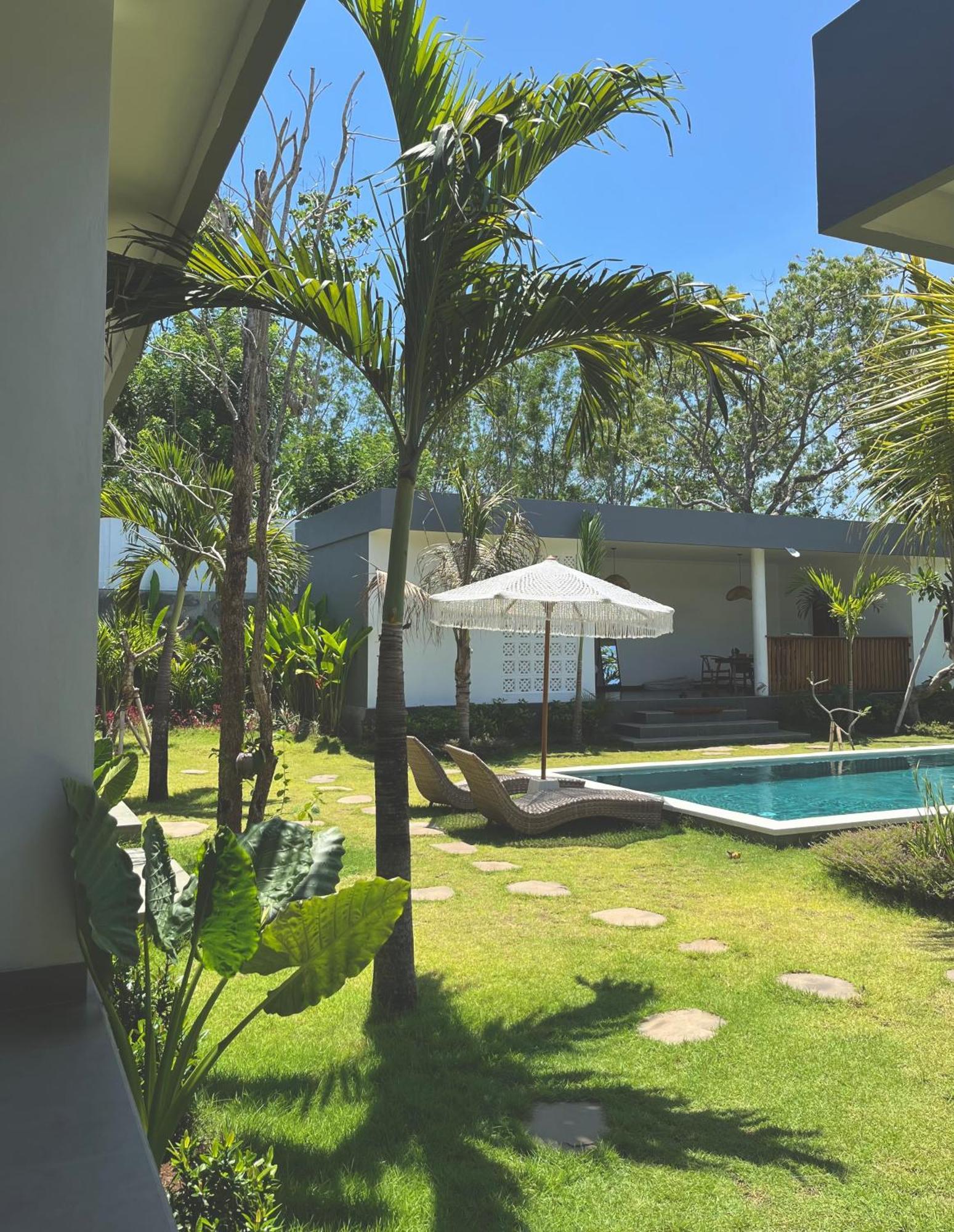Tropical Almond Villa Улувату Экстерьер фото