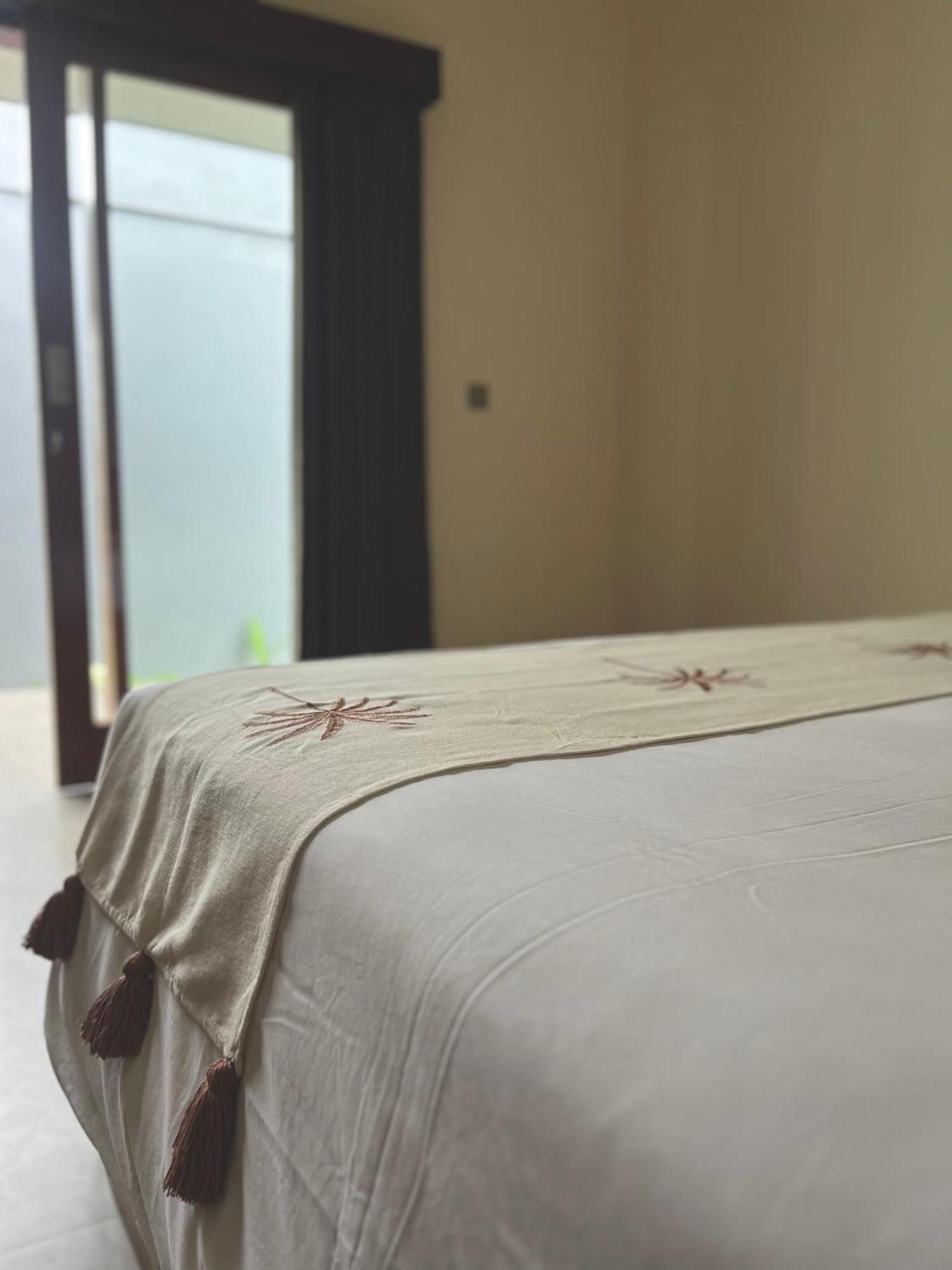 Tropical Almond Villa Улувату Экстерьер фото