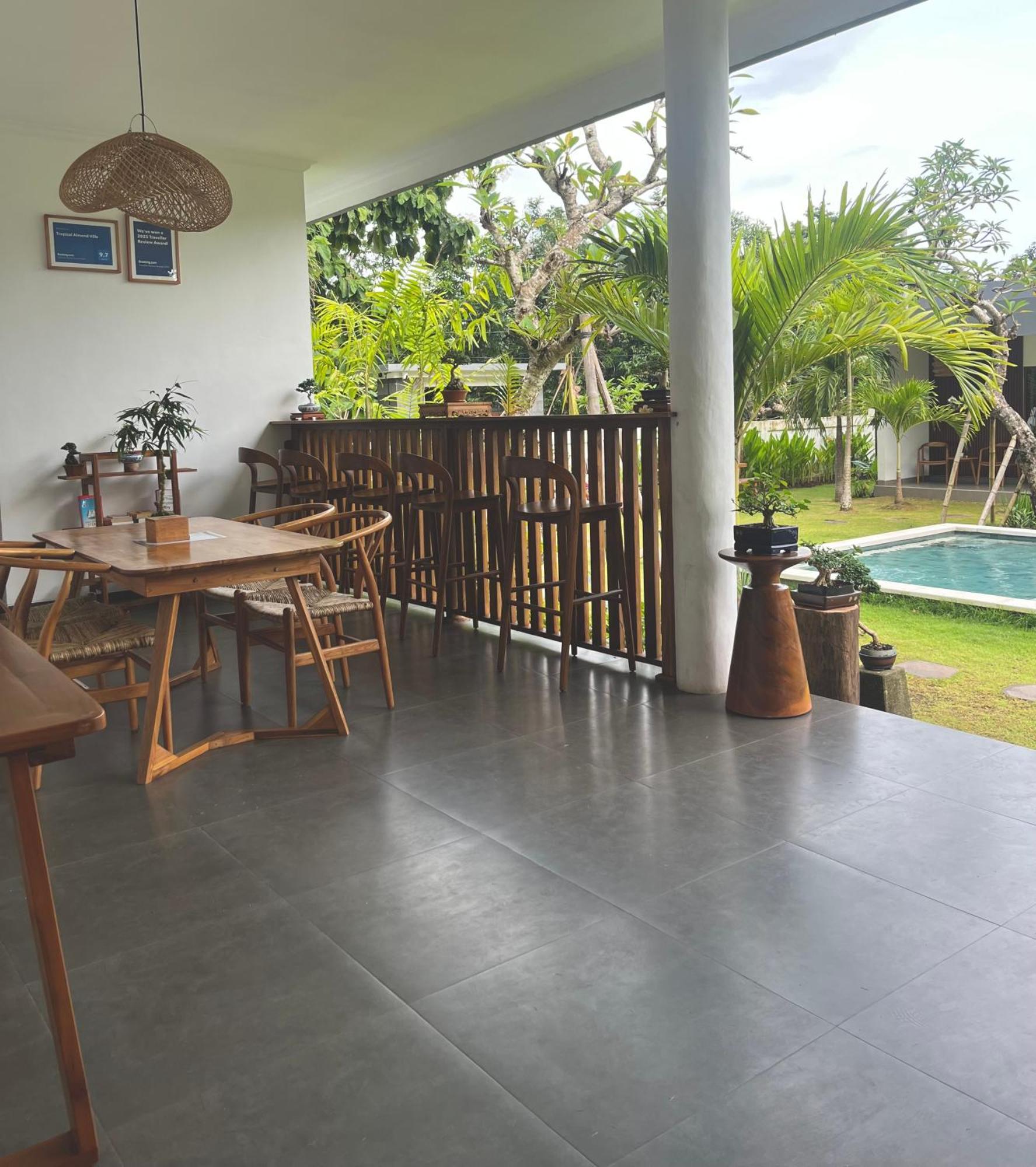 Tropical Almond Villa Улувату Экстерьер фото