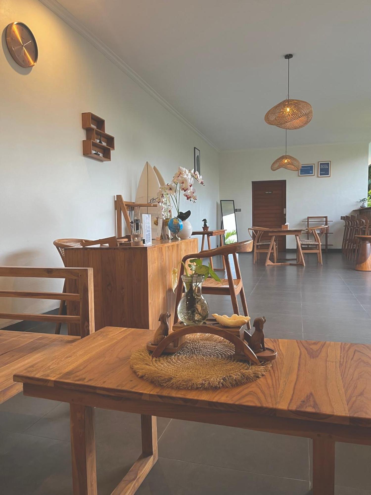 Tropical Almond Villa Улувату Экстерьер фото