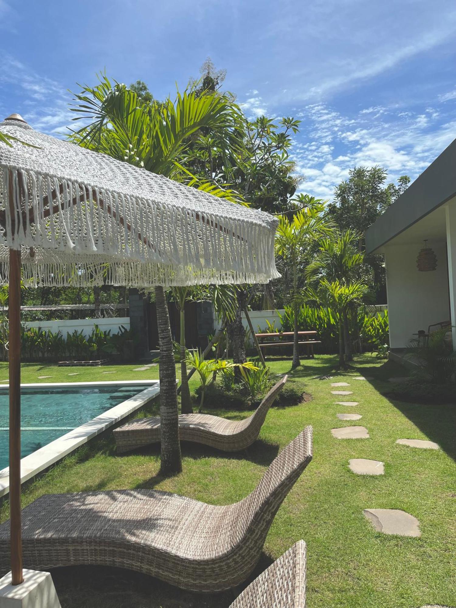 Tropical Almond Villa Улувату Экстерьер фото